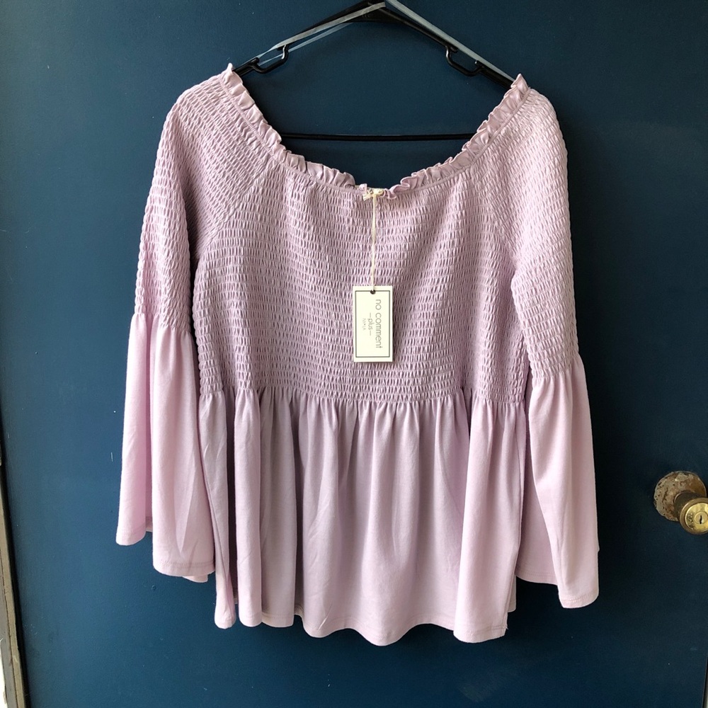 ⭐️NWT Lilac off the shoulder scrunch top